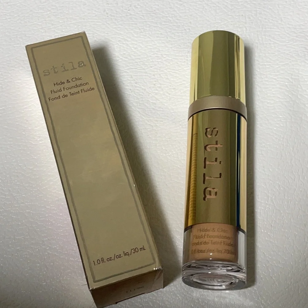 Stila Hide & Seek Foundation In medium NWT
